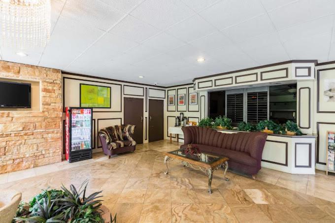 Eco-Inn Suites Бейтаун Экстерьер фото